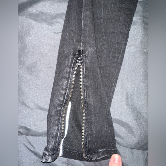 Athleta Sculptek High-Rise Women’s Jeans, size 6, black with zipper - Picture 3 of 6